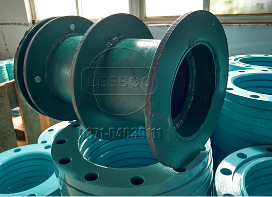 柔性套管式<a href=http://www.tjhrq.com target=_blank class=infotextkey>伸縮器</a>的管道作用