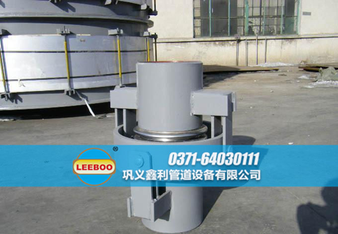 萬向鉸鏈<a href=http://www.tjhrq.com target=_blank class=infotextkey>補(bǔ)償器</a>發(fā)貨現(xiàn)場