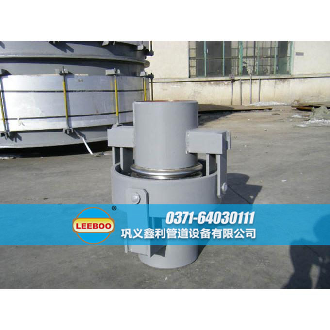 萬(wàn)向鉸鏈<a href=http://www.tjhrq.com target=_blank class=infotextkey>補(bǔ)償器</a>實(shí)物圖